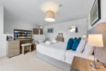 River View Apartment
                                    - Wandsworth, South West London