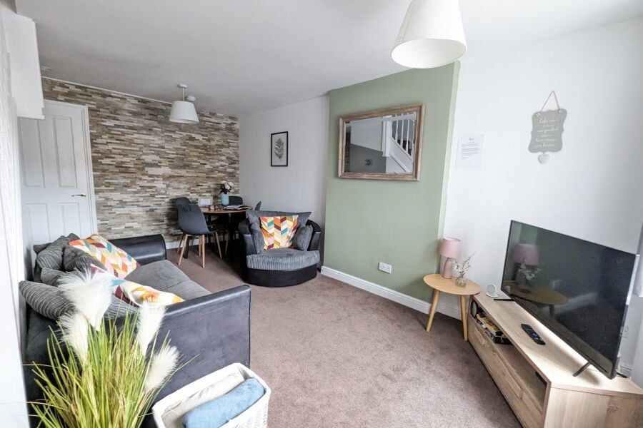 Lounge/Dining Room