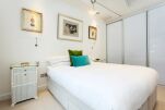 Bedroom, Denbigh Close Serviced Apartments, Notting Hill, London