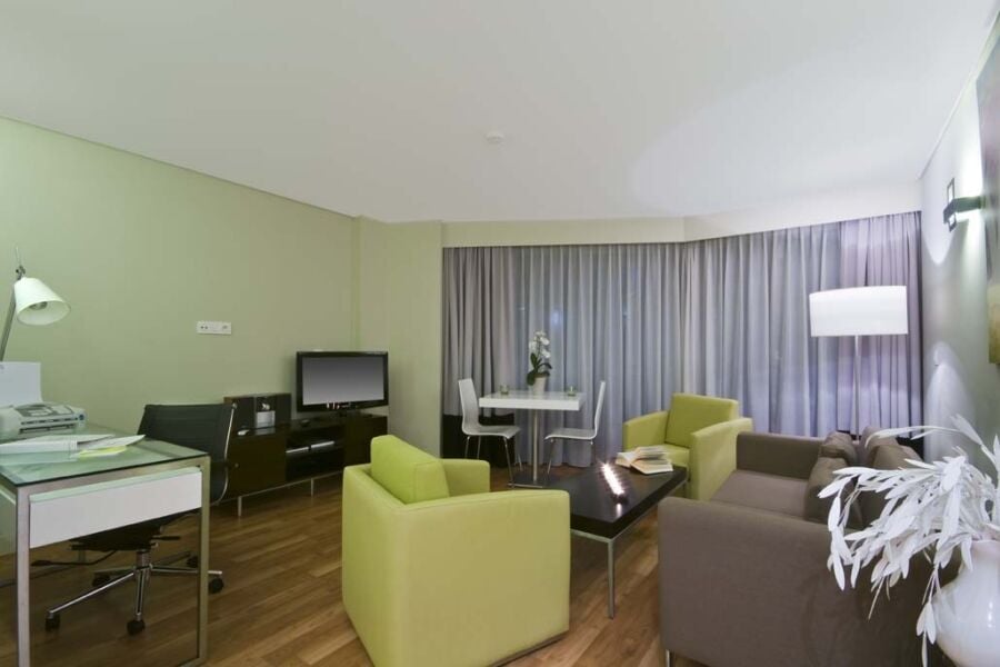 Study and Living Area, Serviced Apartments, B-aparthotel Mongomery, Brussels