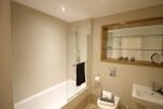 The Chandlers Serviced Apartments in Leeds, Bathroom