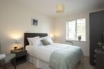 Bedroom, Reading Road Serviced Apartments, Farnborough