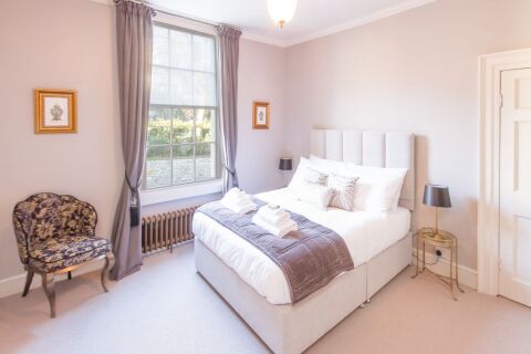 Bedroom, Ainslie's Belvedere Serviced Accommodation, Bath