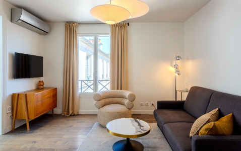 Saint Peres Apartment