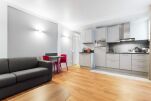 Rue de Chaillot Apartments
                                    - Paris, Lle-de-France