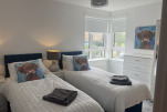 Master bedroom, kingsize or twin bed set up, en-suite