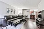 Living Area, 215 West Serviced Apartments, Chicago