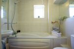 Bathroom, Boxford Ridge Studios Serviced Apartments, Bracknell