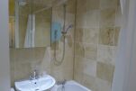 Bathroom, Regent Studio Serviced Apartments, Leamington Spa