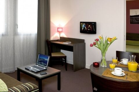 Living Area, Saint Cyprien Serviced Apartments, Toulouse
