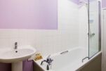 Bathroom, Market Place Cottage Serviced Accommodation, Woodstock