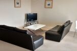 Living Area, The Pinnacle Serviced Apartment, Northampton