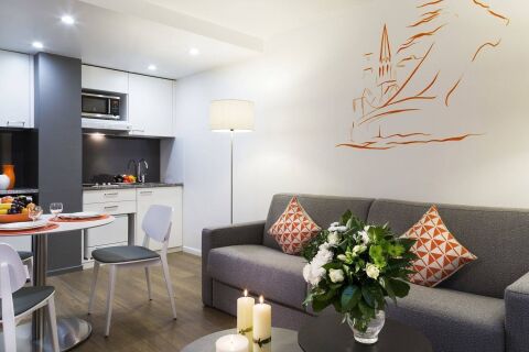 Kitchen and Living Area, Thomassin Serviced Apartments, Lyon