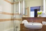 Bathroom, Antigone Serviced Apartments, Montpellier