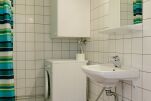 Bathroom, Runeberginkatu Serviced Apartments, Helsinki