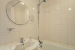 Bathroom, Greencroft Gardens Serviced Apartment, Hampstead