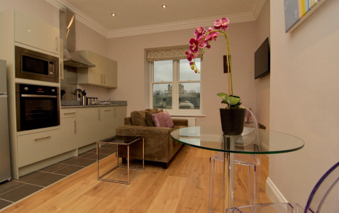 Kings Road Apartments