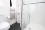 Bathroom, Millstone Serviced Apartments, Leicester