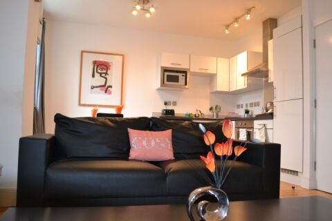 Living Area, Chatsworth Road Serviced Apartments, London