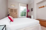 Bedroom, Woodsome Road Serviced Apartments, Highgate, London
