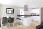 Kitchen and Dining Area, Saracens Court Serviced Apartments, Cheltenham
