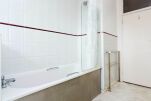 Bathroom, Thaxted Place Serviced Apartment, Wimbledon