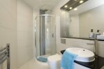 Bathroom, Newgate Serviced Apartments, Croydon, London